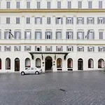 Rent In Rome Valentino\'s luxury Apartment